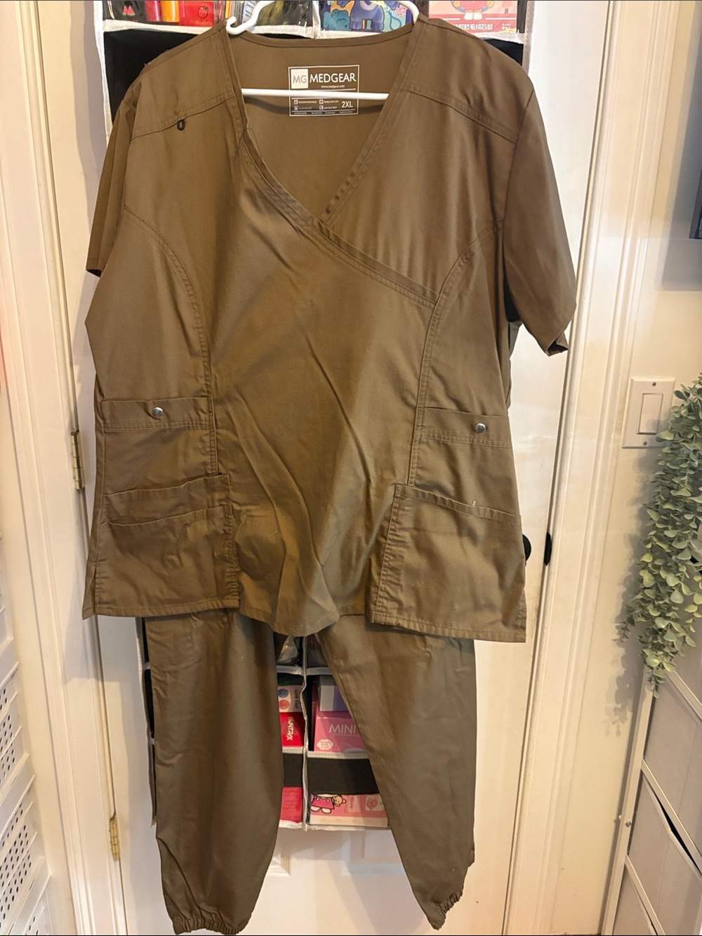 Women's Scrub Set - tan